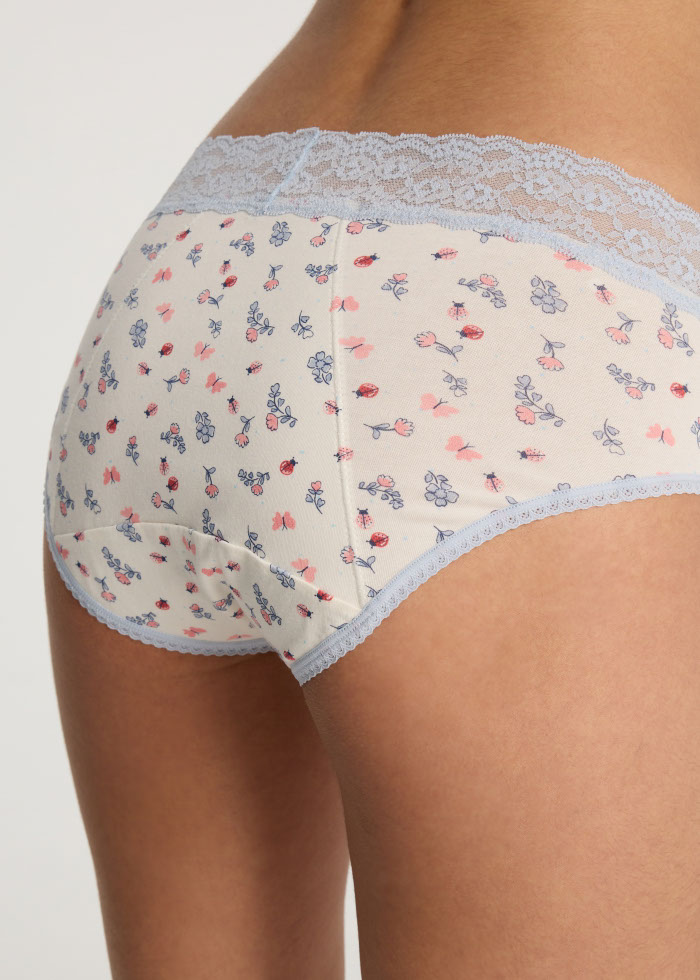 XXL Flower Season．High Rise Cotton Lace Waist Period Brief Panty(Tulip Embroidery)