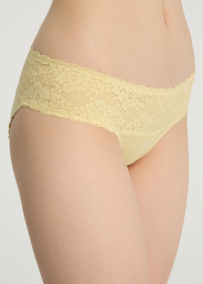 Spring Fever．Low Rise Cotton Stretch Lace Waist Brief Panty(Reed Yellow)