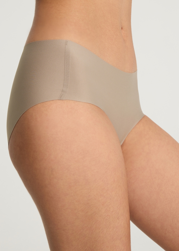 AIRY Series．Mid Rise No-show Brief Panty(Gray Dawn)