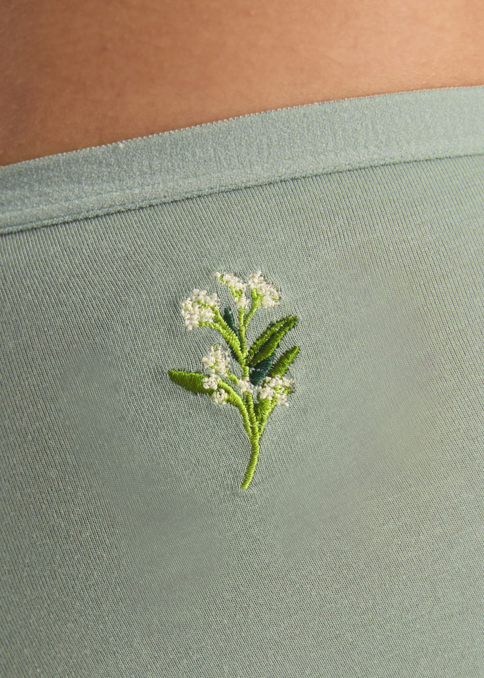 Spring Dopamine．Mid Rise Cotton Brief Panty(Rose Plaid)