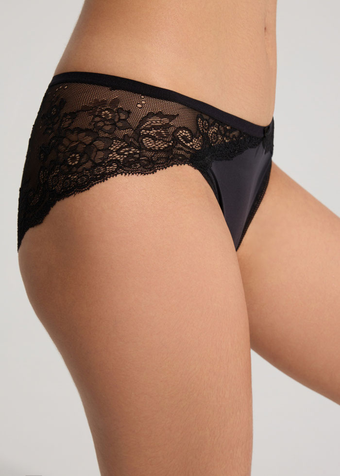 Luxury Series．Mid Rise Floral Lace Moisturizing Nylon Detail Hipster Panty(Quicksilver)