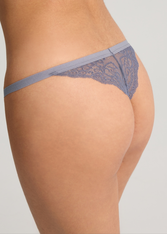 Luxury Series．Low Rise Lace Moisturizing Nylon Thong Panty(Quicksilver)