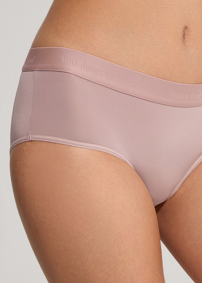 Luxury Series．Mid Rise Moisturizing Nylon Brief Panty(Quicksilver)