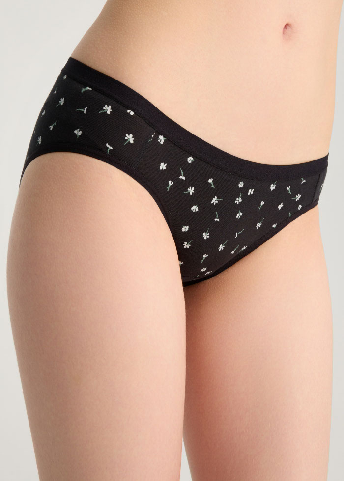 Life With Pets．Low Rise Cotton Brief Panty(Bunny Embroidery)