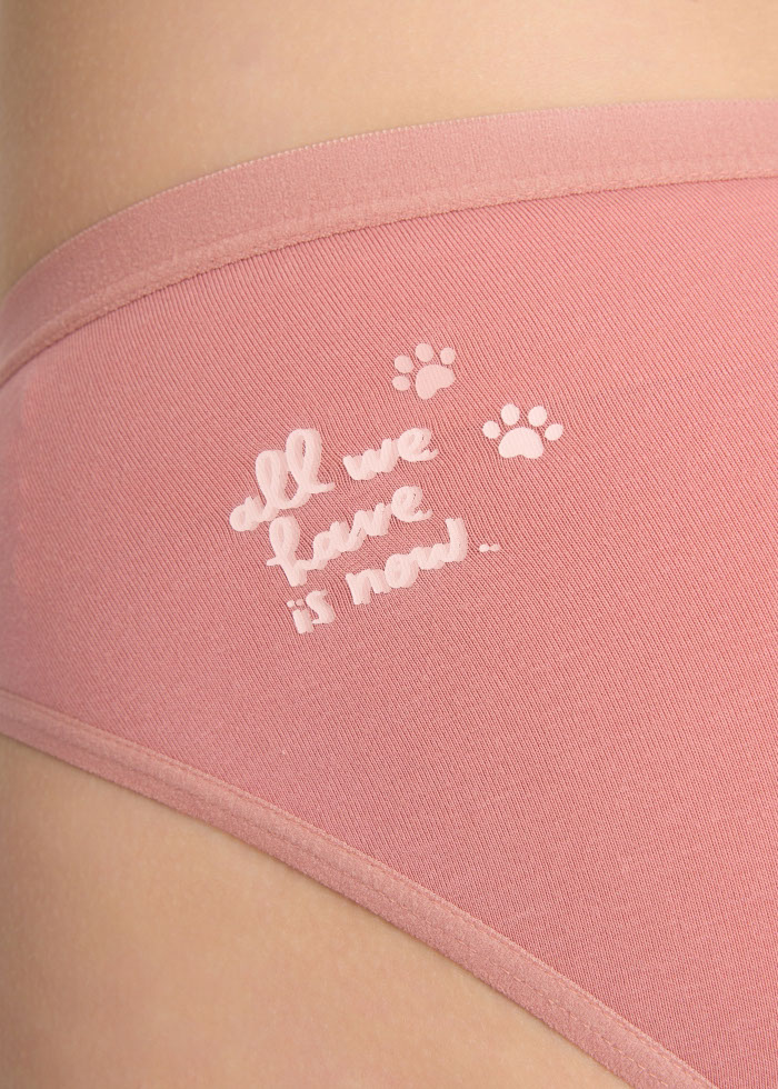 Life With Pets．Low Rise Cotton Brief Panty(Bunny Embroidery)