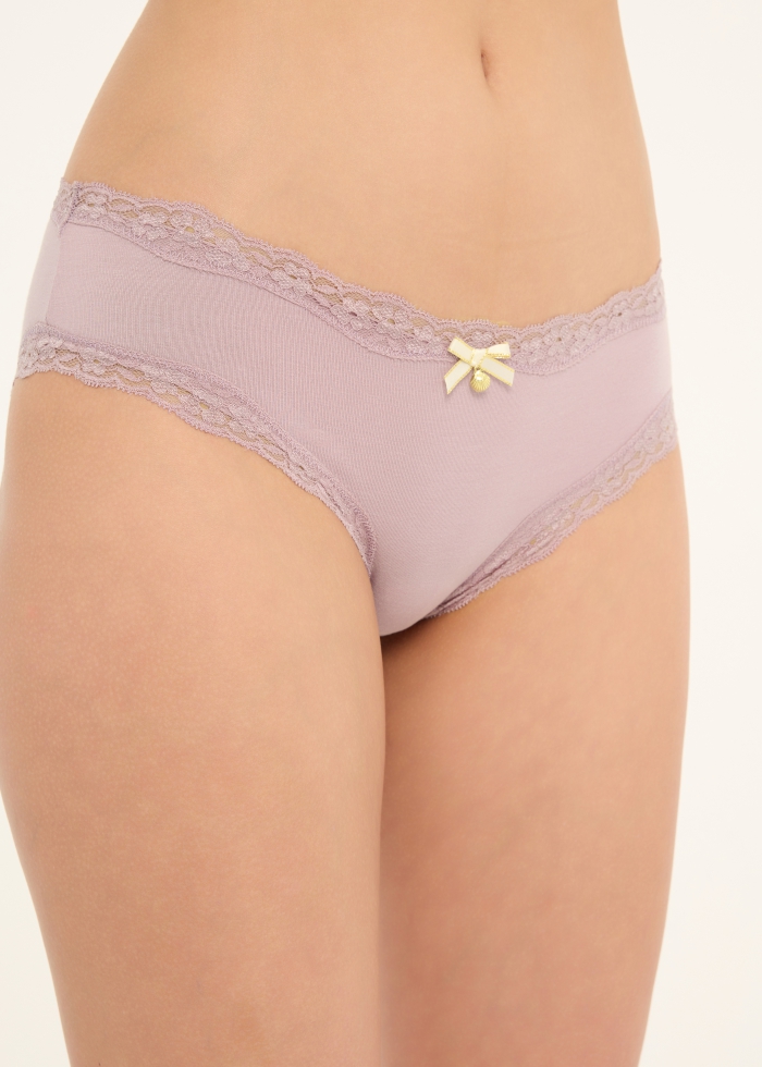 Hygiene Series．Mid Rise Cotton Lace Trim Hipster Panty（Sea Fog-Shell Pendant）