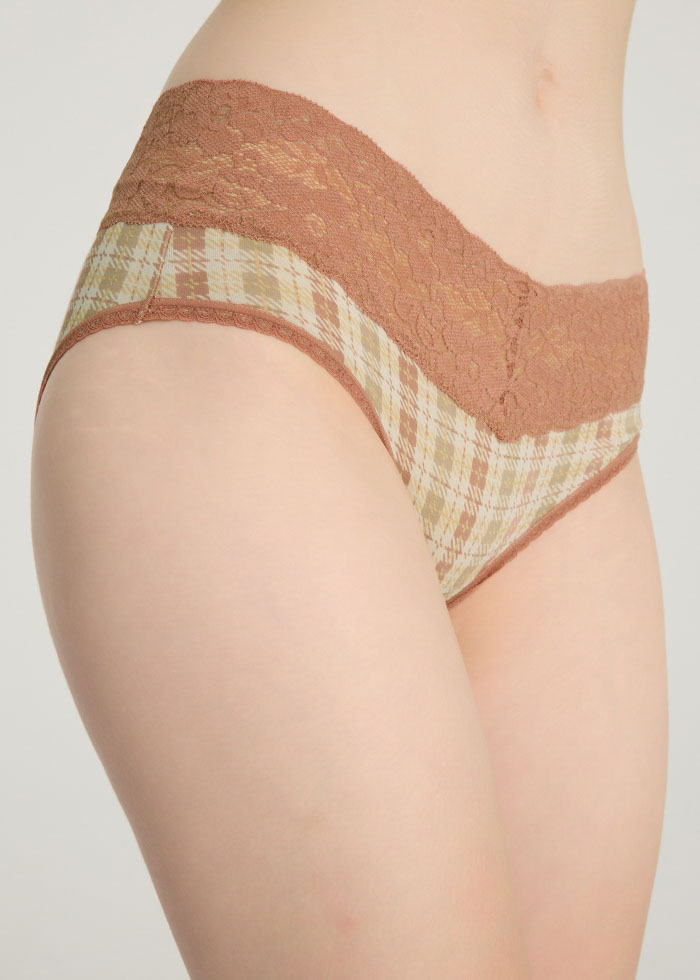 Journey．Mid Rise Cotton V Lace Waist Brief Panty（Tartan Check）