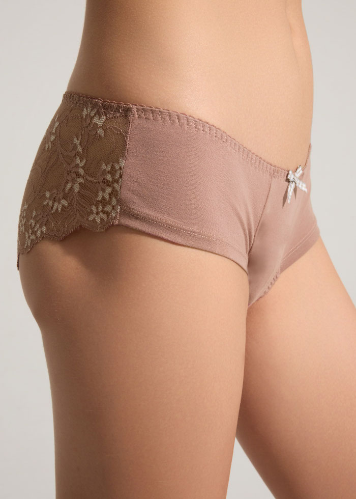 Souvenir．Mid Rise Cotton Floral Lace Back Hipster Panty（Burlwood - Two Tone Lace）