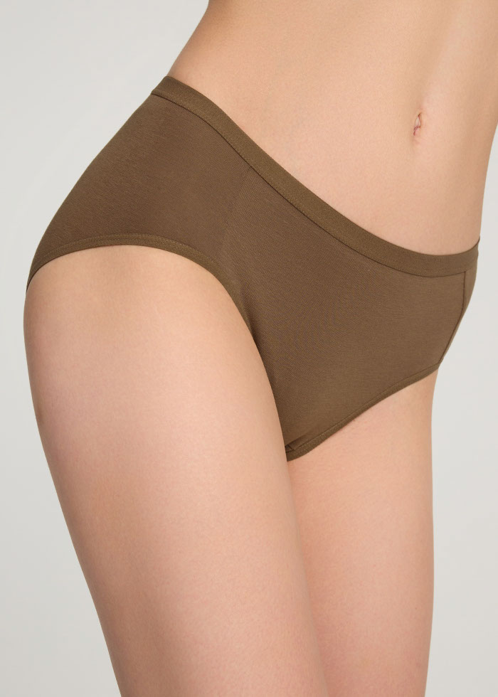 XXL Travel memories．Mid Rise Cotton Brief Panty（Rain Drum）