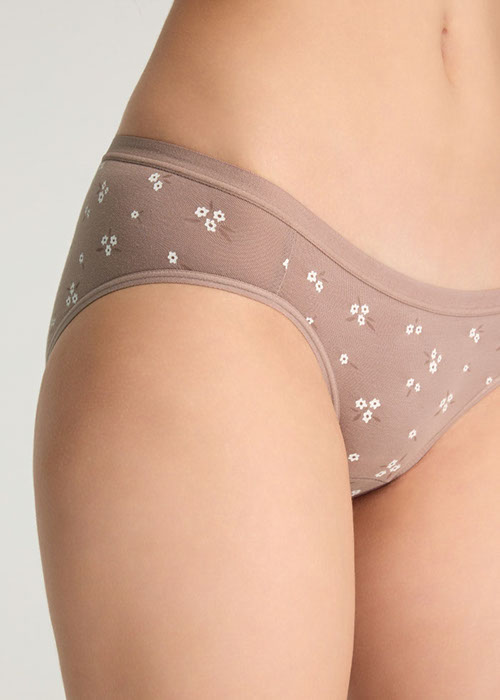 Every Day．Low Rise Cotton Brief Panty（Flower Pattern）