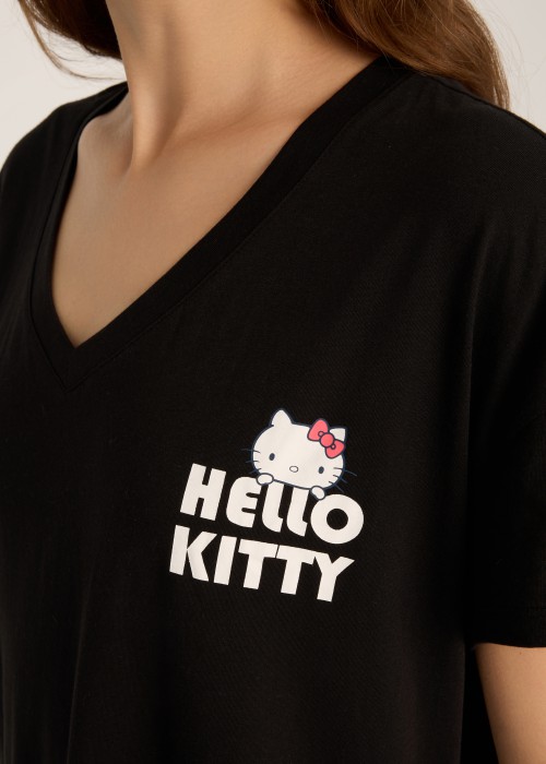 連身_Hello Kitty 系列．V領居寬鬆短袖睡衣（黑色-Hello Kitty）