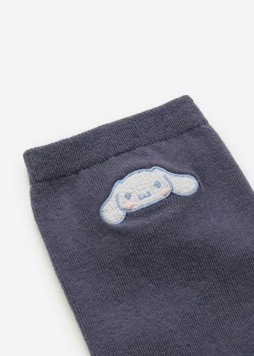 大耳狗喜拿系列．刺繡中筒襪(深灰藍-刺繡大耳狗)