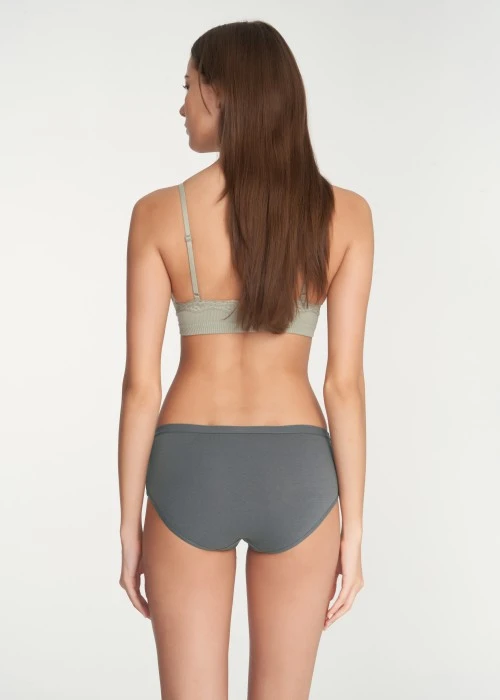 XXL 經典純色．緊帶高腰三角內褲(莊園綠)