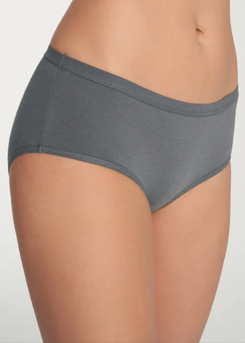 XXL 經典純色．緊帶高腰三角內褲(莊園綠)