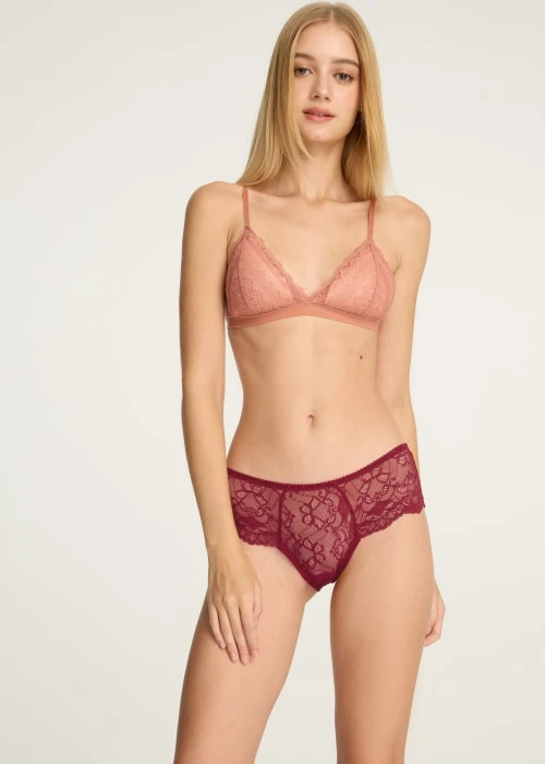 經典純色．訂製蕾絲中腰三角內褲(海鹽紅)