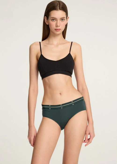 秋日呢喃．寬版緊帶中腰三角內褲(森綠-緊帶斜格棕底)