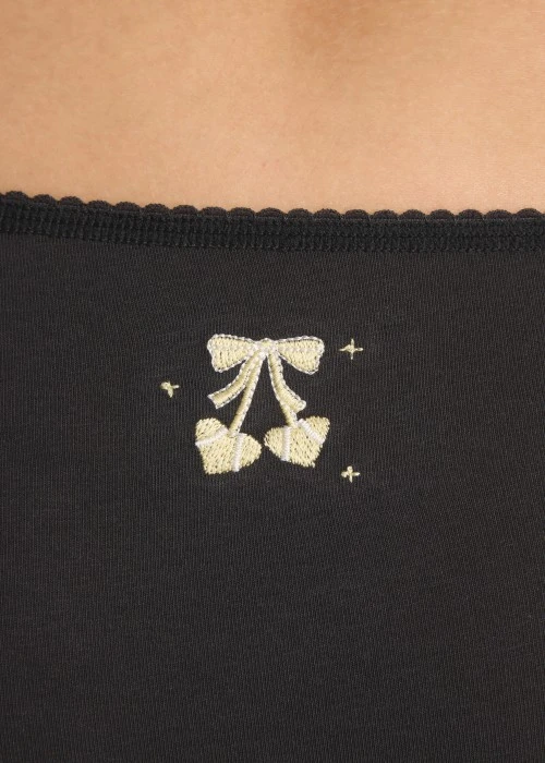 秋日呢喃．花邊高腰三角內褲（黑-刺繡櫻桃網球）