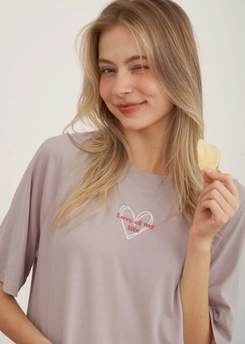 連身_暖冬時光．吸濕排汗圓領拉格蘭五分袖口袋睡衣（丁香紫-愛心）