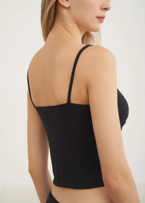 上衣_秋日晴空．蕾絲拼接肩帶罩杯睡衣（黑色）