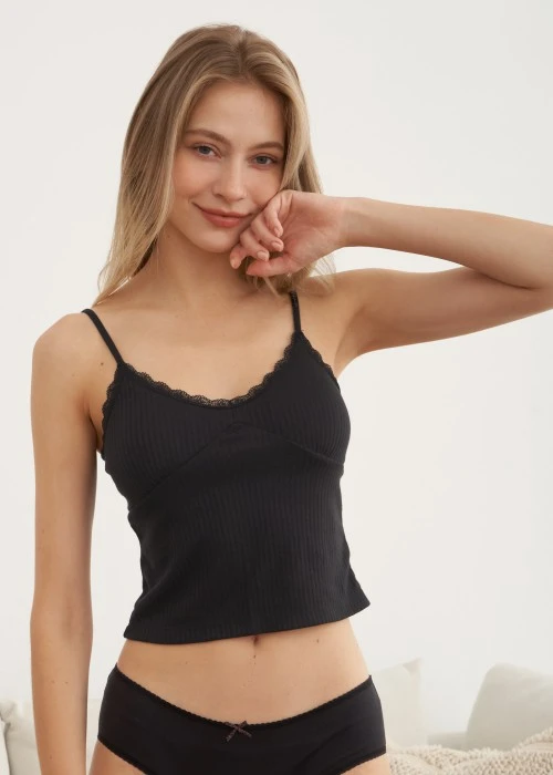 上衣_秋日晴空．蕾絲拼接肩帶罩杯睡衣(深咖紫)