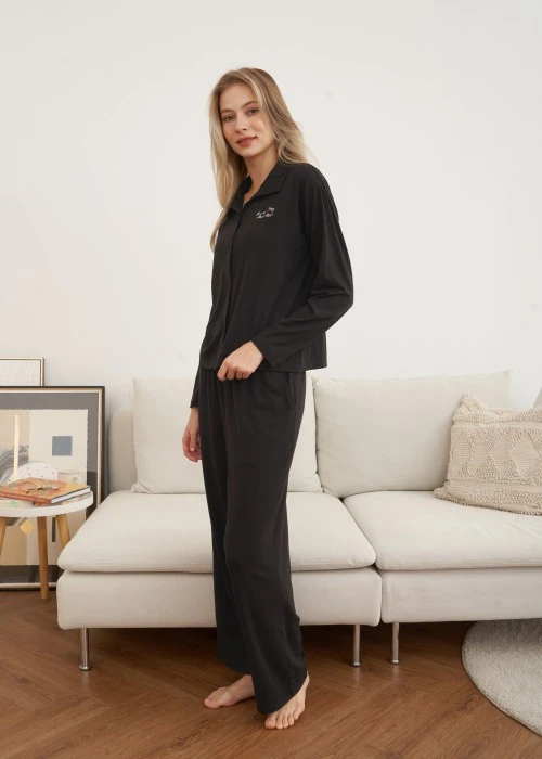 上衣_秋日晴空．襯衫式長袖睡衣(人魚粉紫-刺繡兔兔)