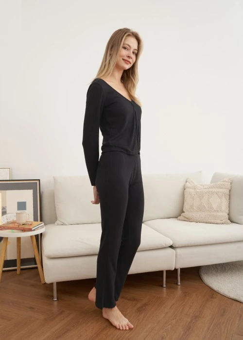 上衣_秋日晴空．蕾絲拼接肩帶罩杯睡衣(深咖紫)