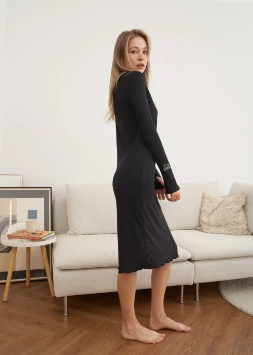 連身_秋日晴空．船型領長袖開叉睡衣(搪瓷褐)