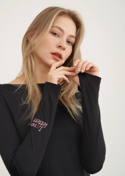 連身_秋日晴空．船型領長袖開叉睡衣（黑色）