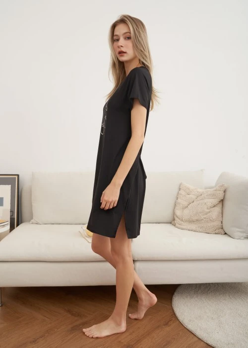 連身_秋日晴空．綁帶造型短袖睡衣(靛灰藍-刺繡 Beauty Sleep)