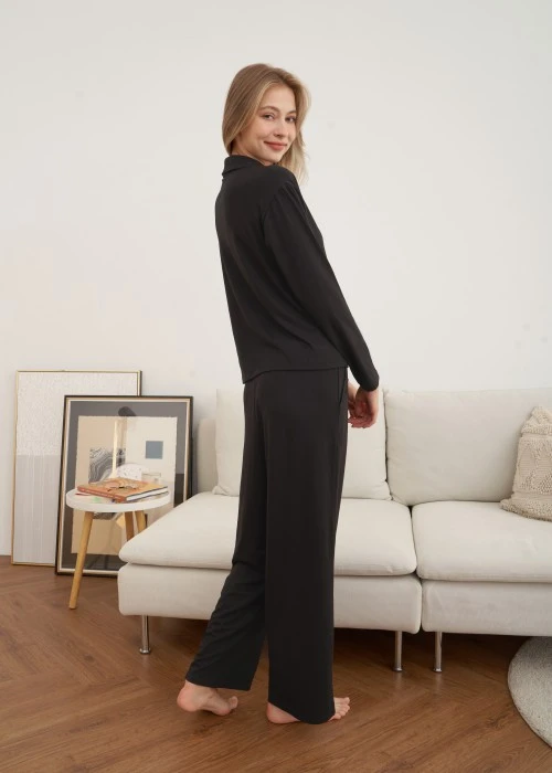 上衣_秋日晴空．襯衫式長袖睡衣(人魚粉紫-刺繡兔兔)