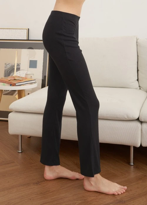 下身_秋日晴空．緊帶居家小喇叭長褲（黑色）