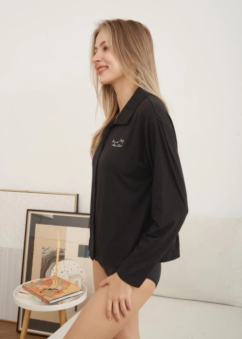 上衣_秋日晴空．襯衫式長袖睡衣(人魚粉紫-刺繡兔兔)