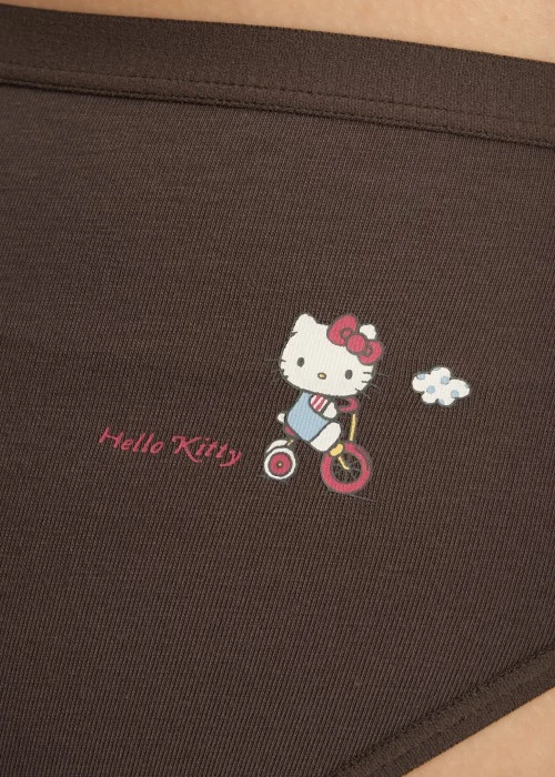 XXL Hello Kitty 系列．緊帶中腰三角內褲（摩卡棕-騎腳踏車）