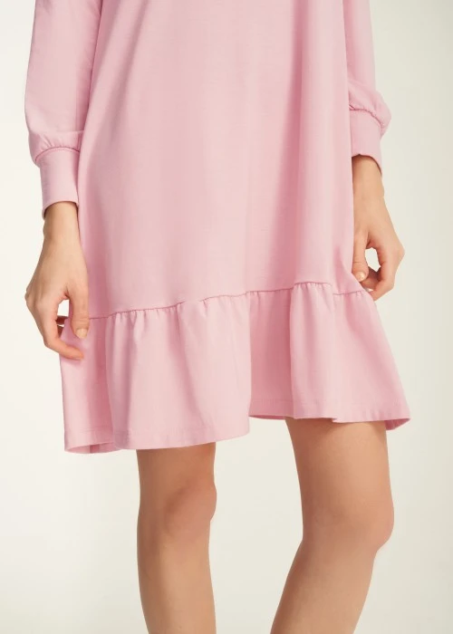 連身_Hello Kitty系列．裙片抽皺長袖睡衣(熊熊粉-喜歡蝴蝶結)