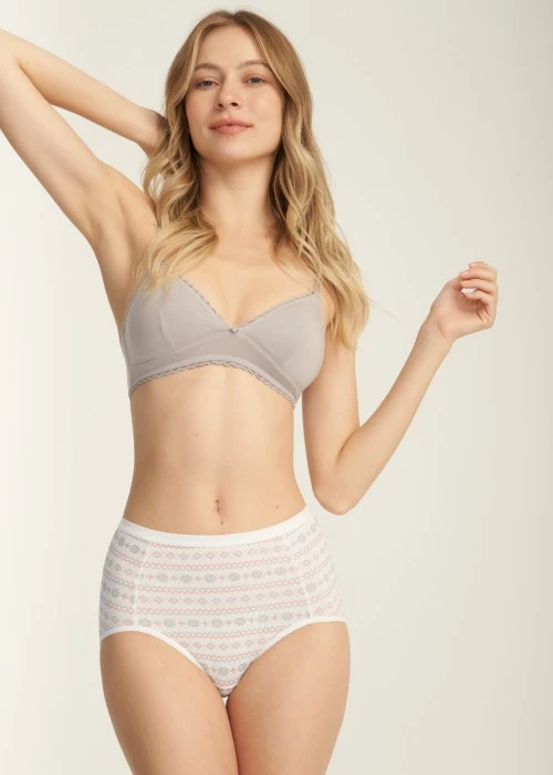 Nordic．Ultra High Rise Cotton Brief Panty（Knitted Snowflakes）