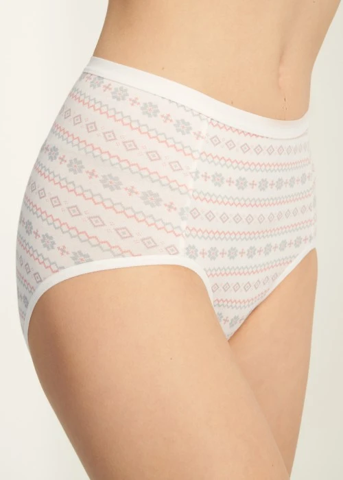 Nordic．Ultra High Rise Cotton Brief Panty（Knitted Snowflakes）