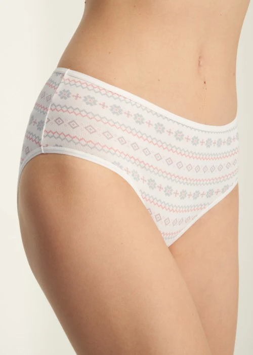 冬日氣息．細邊中腰三角內褲（米白-針織雪花）