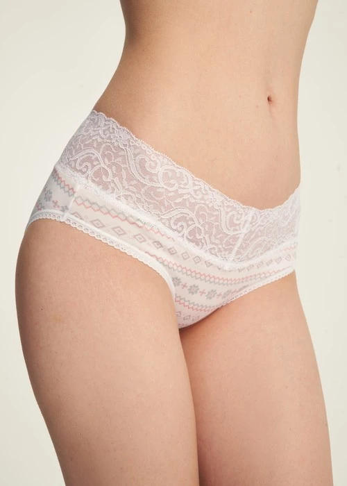 Nordic．V蕾絲中腰三角內褲（米白-針織雪花）