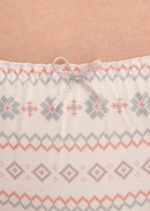 Nordic．花苞中腰三角內褲(米白-針織雪花)