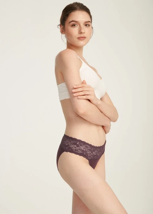 XXL 抗菌系列．抓皺蕾絲中腰三角內褲（棕紫）