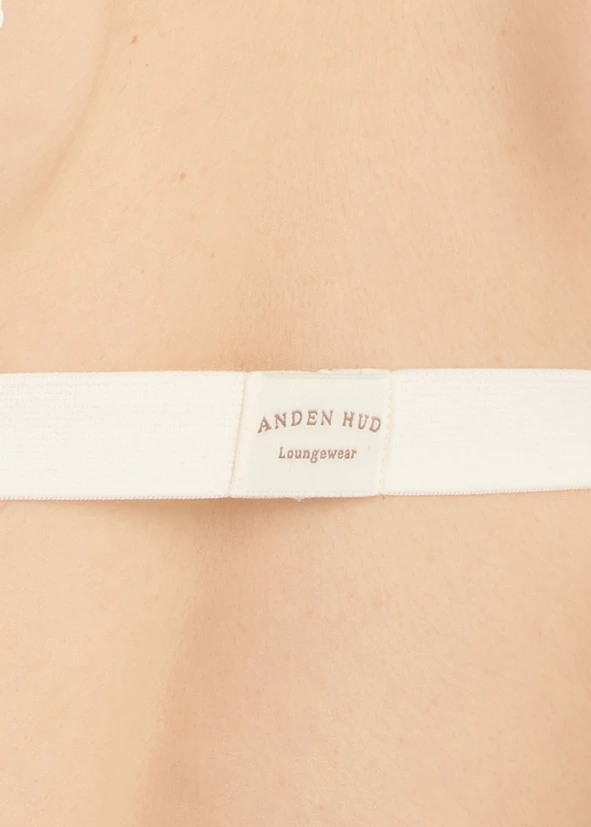 Mythic Aurora．三角杯蕾絲交叉美胸緊帶 Bra Top(米白)