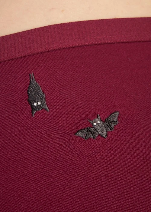 XXL 花開好運．緊帶高腰三角內褲（好運紅-刺繡蝙蝠）