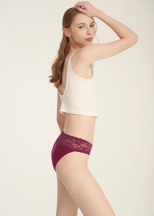 抗菌系列．抓皺蕾絲中腰三角內褲（好運紅）