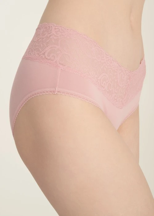 抗菌系列．V蕾絲中腰三角內褲（蜜桃粉）