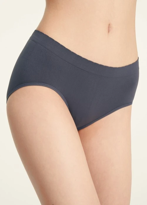 XXL 無縫抗菌系列．高腰三角無縫內褲（墨水藍）