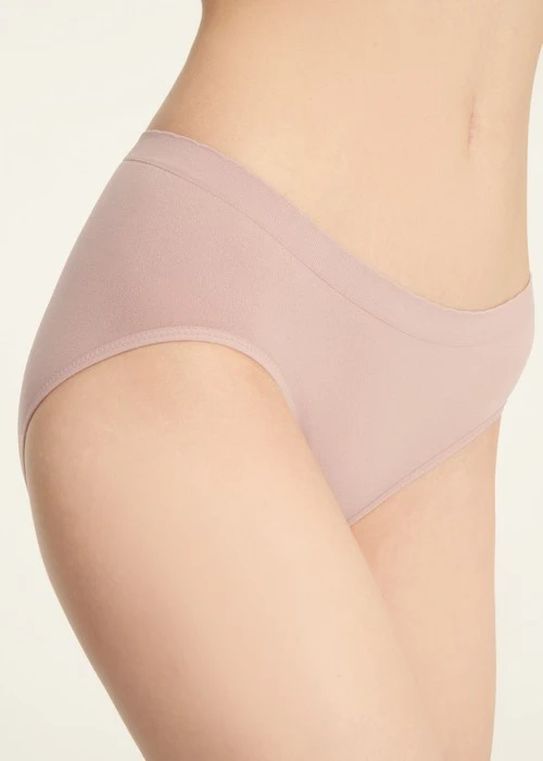 無縫抗菌系列．中腰三角無縫內褲（絨粉）