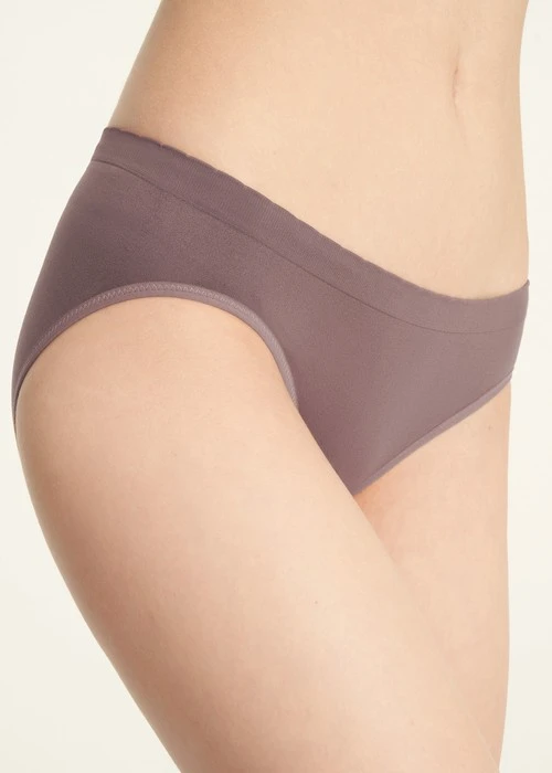 無縫抗菌系列．低腰三角無縫內褲（香料紫）