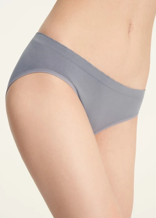 無縫抗菌系列．低腰三角無縫內褲(絨粉)