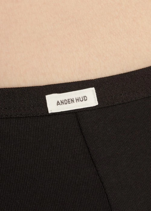 經典純色．高腰三角內褲（黑）