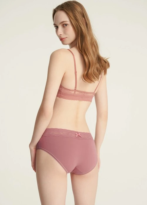 XXL Lover's Whisper．窄版V蕾絲高腰三角內褲(蜜膚粉-格紋蝴蝶結)